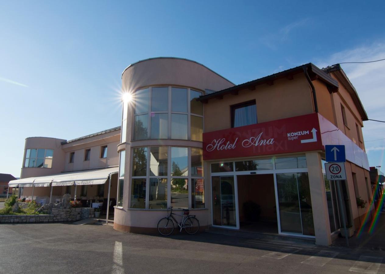Hotel Ana Gospić Buitenkant foto